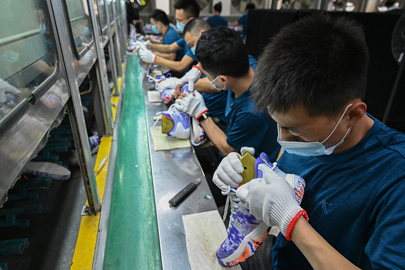 用工荒为什么有人还找不到工作,我国三大行业出现用工荒月薪过万