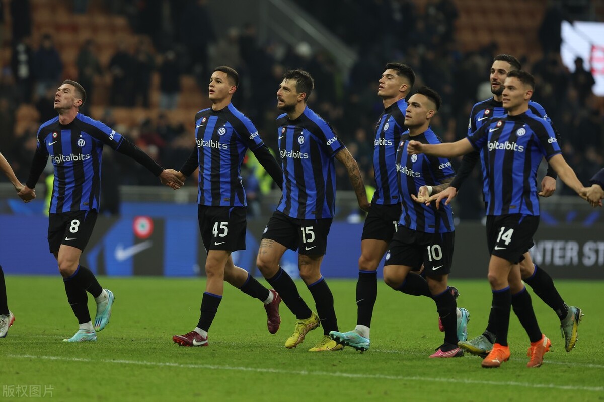 春节假期足坛好戏上演，意大利超级杯米兰德比用精彩对决给您拜年