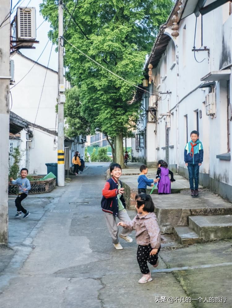 这座佛系安逸的江南老城被赞“全国最美森林火车站”