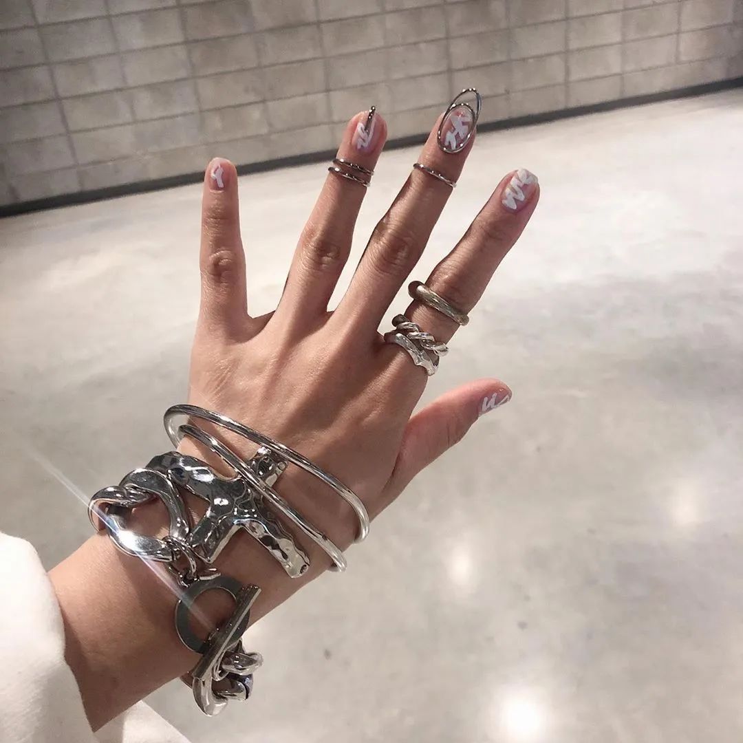 关于blackpink美甲,blackpink日常美甲