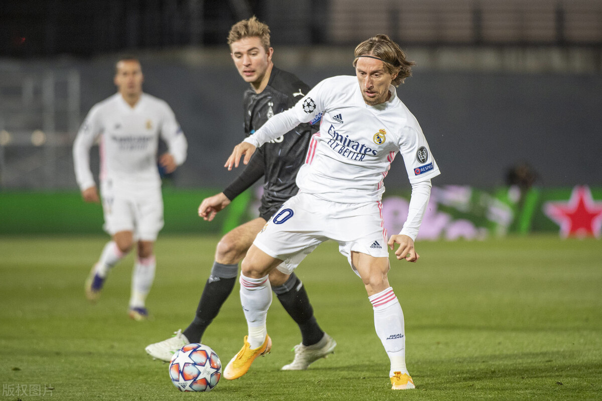 宝刀不老！蒂亚戈.席尔瓦领衔足坛现役35+最强11人皇马成最大赢家