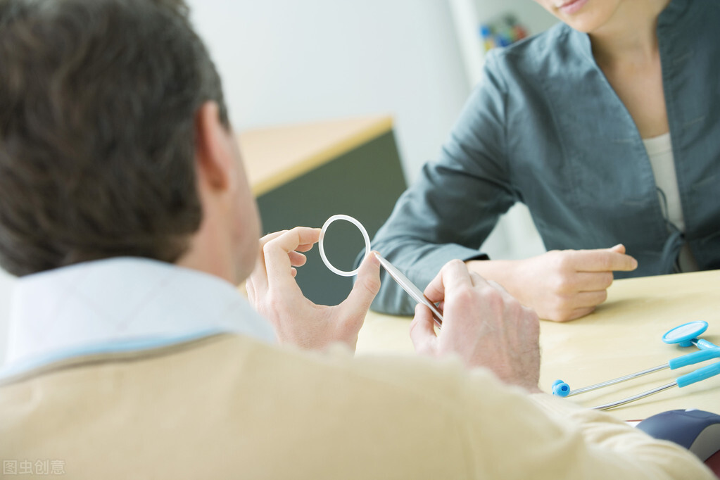 女性放节育环18年了还能取出来吗,节育环不取出来会经常肚子疼吗