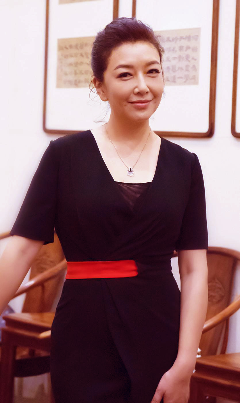 中年爱情自有风景！江珊离婚18年，接受田小洁的爱拐了几道弯