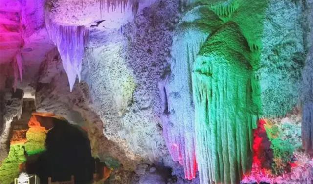 1964年，河南农民发现自家有一个“雪花洞”