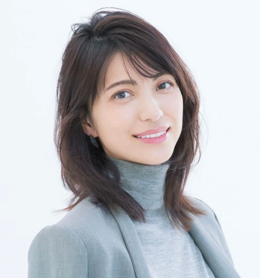 中年女士发量少烫什么发型好看,中年女士烫什么头发好看显年轻