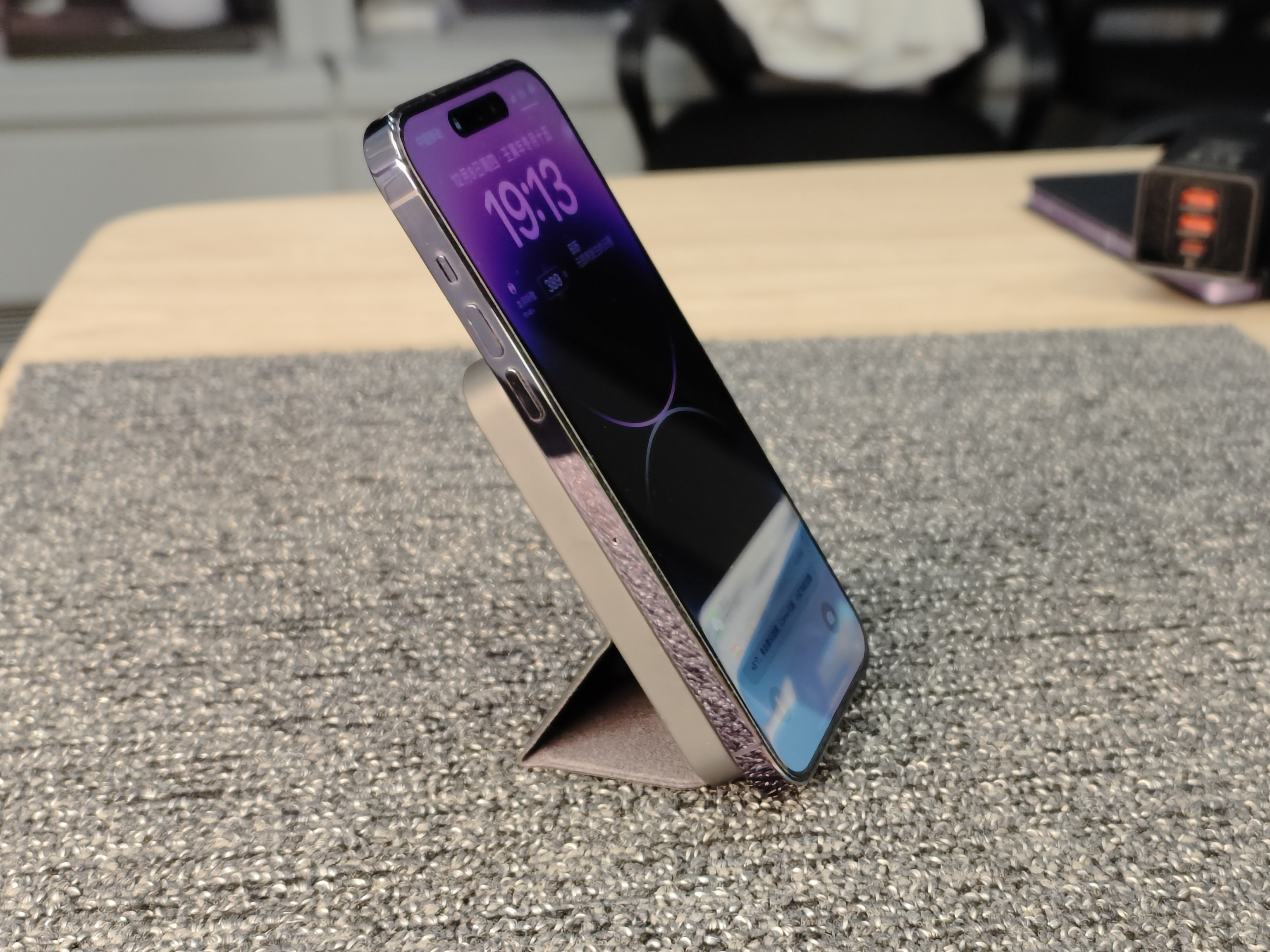 充电宝选10.5的还是18w,能充满20多部手机的充电宝该咋选