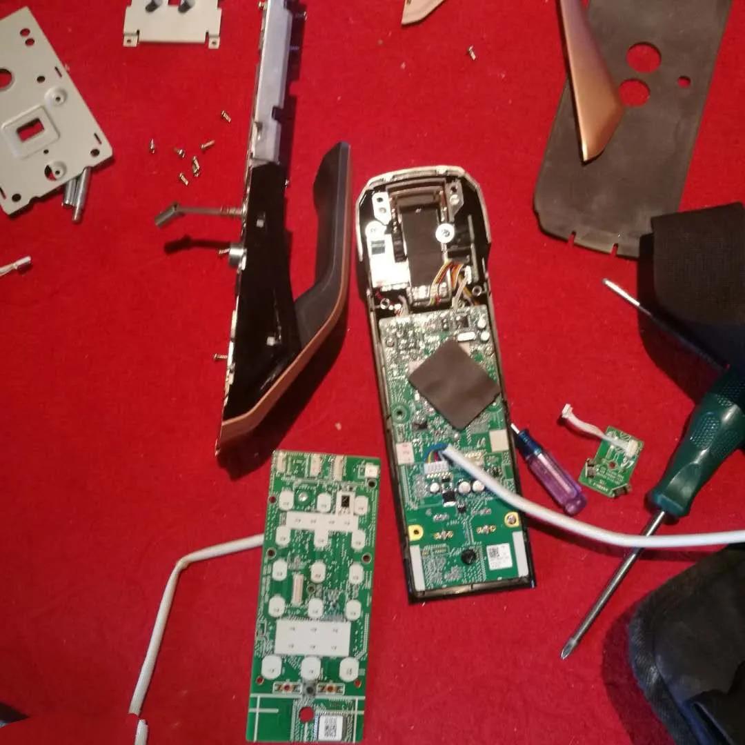 半自动指纹锁为什么价格差那么多,锁匠为什么不建议换指纹锁