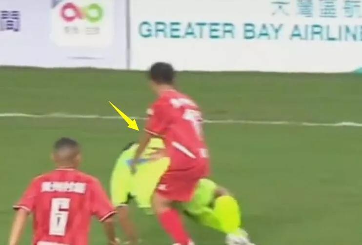 黄日华踢球拉拉队,黄日华踢村超球员后续