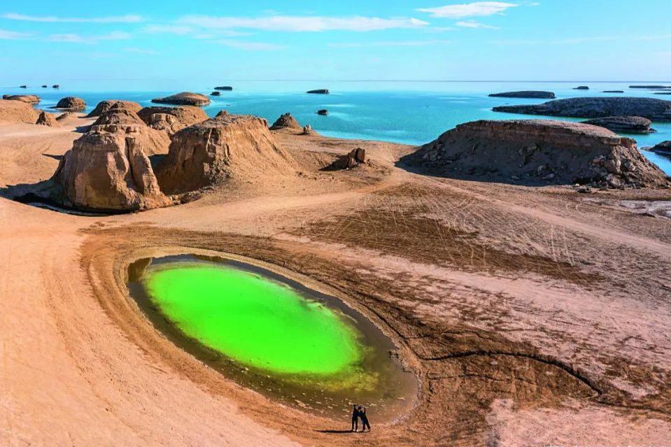 泉深八百似赤瞳，流经后寸草不生，青海的“恶魔之眼”如何形成？