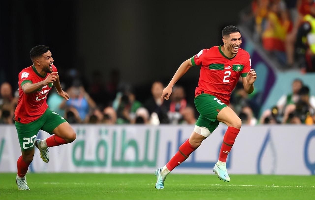 是真爱！世界杯抢断王两度发文致敬C罗，曾公开抱怨梅西不传球