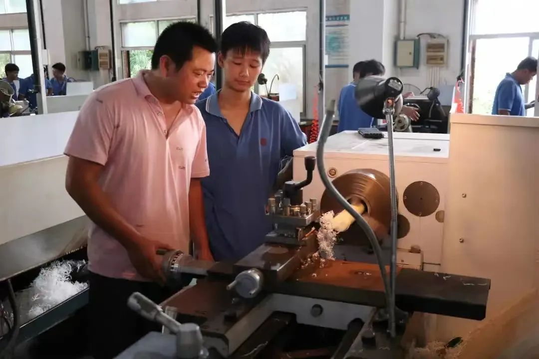 南安成功中学喜报,南安市一中喜报