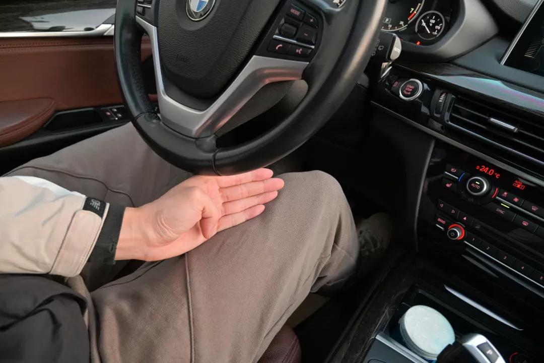 二手宝马x5黑武士顶配14款价格,银灰色二手柴油版宝马x5