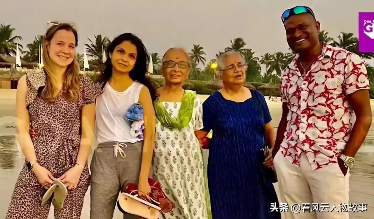 42岁英首相富婆妻子度假，身材瘦小干瘪，一周花6万受质疑