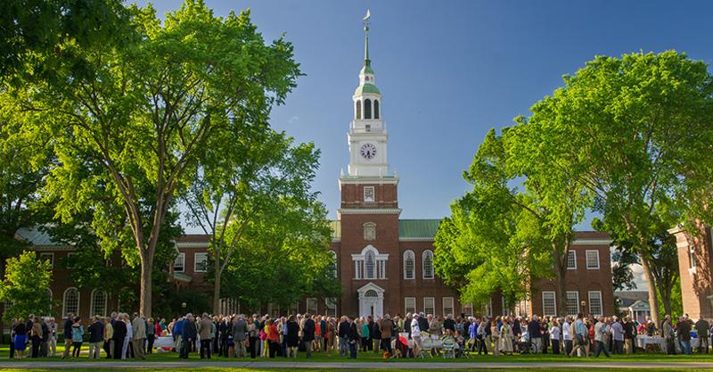 云南旅美女生归国发表真实看法：街道脏乱差，乞丐遍地