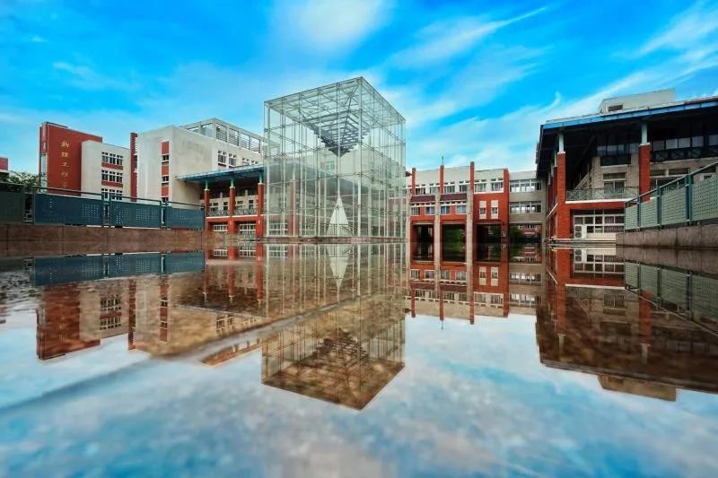 鼎立中原，跃动神州！郑州大学，一颗黄河之滨的“熠熠明珠”！