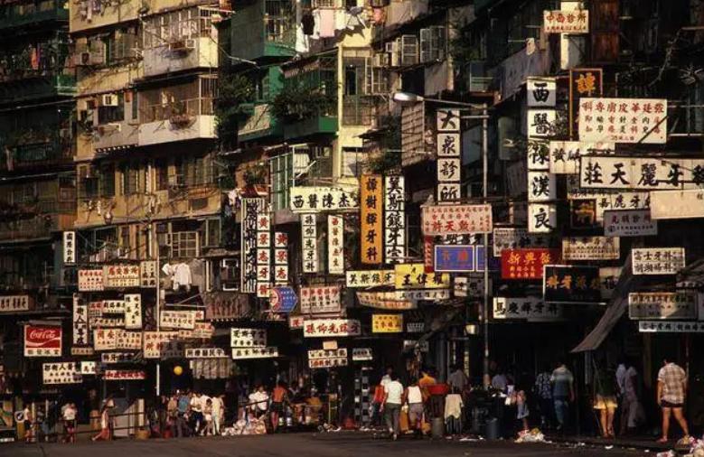 英国未从香港拿钱?外交部原副部长:香港回归前英国每年拿走千亿