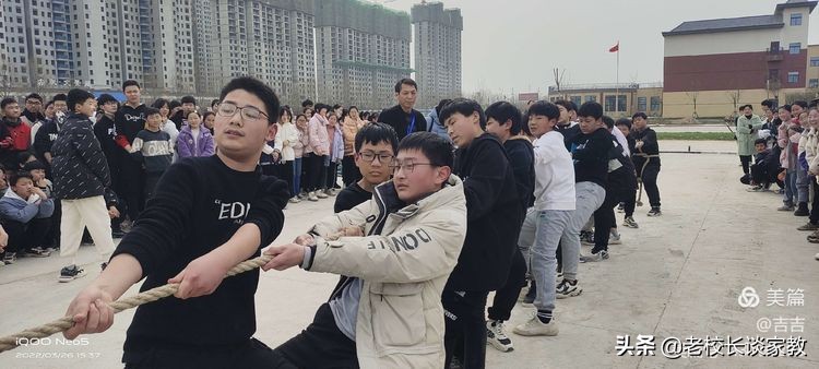 学校拔河比赛点面结合,学校拔河比赛精彩瞬间
