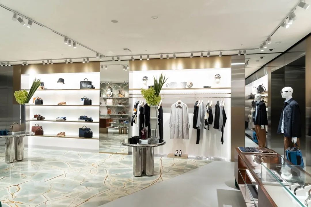 fendi2020年所有新品,fendi官网旗舰店黑色系列新品发布