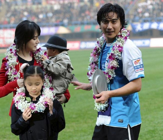 大连队日常篇：四人进名人堂，基额很努力，官媒释谣言