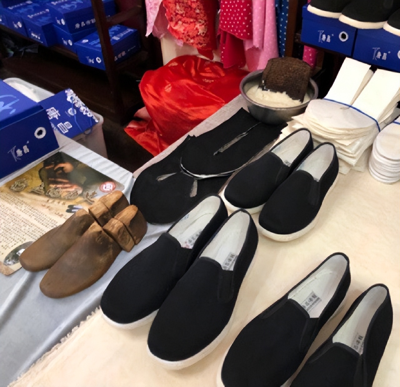 *小平邓**为什么说：这是家乡人给我穿的“小鞋”