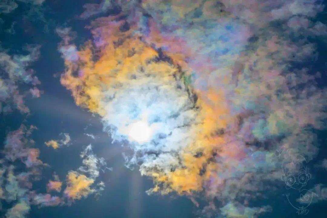 地震时会出现地震云是真的还是假,雅安地震后现七彩云