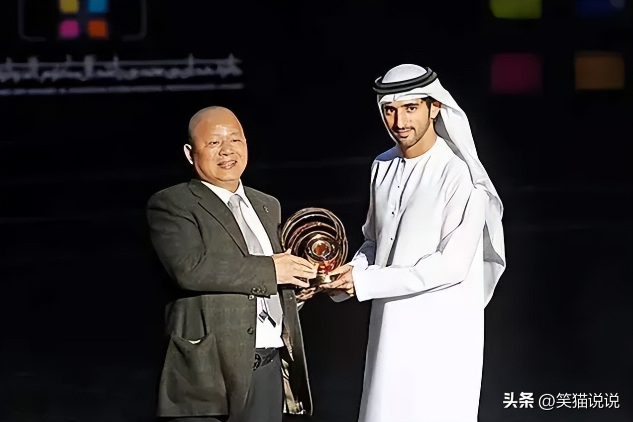 粉丝送迪拜王储帽子,粉丝追星天花板