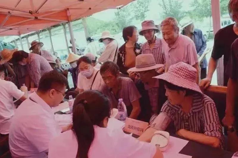 守初心担使命义诊暖人心,上门义诊暖心活动进行时