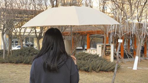 国产伞界“黑马”崛起！突破传统雨伞设计，风雨越大越显厉害