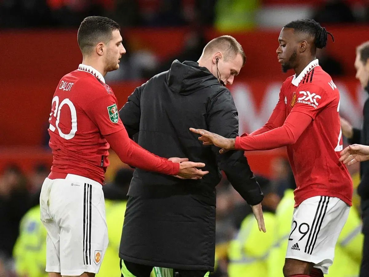 万比萨卡防守细节,万比萨卡防守边路二过一集锦