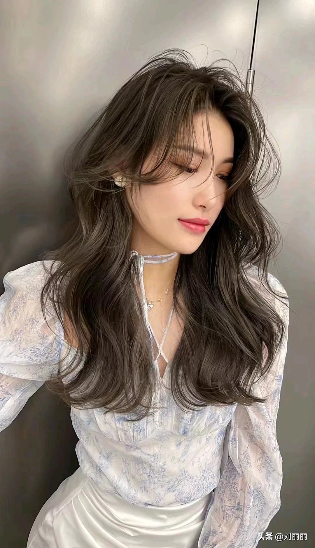 女发这样剪洋气还时尚千万别错过,女发中长发尾怎么剪柔和
