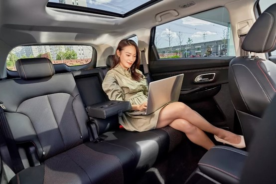 欧尚x7plus郊游,长安欧尚x7plus车野外露营