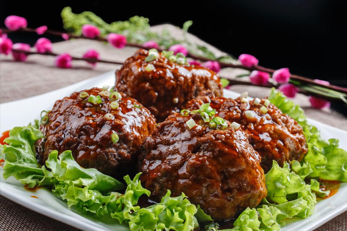 四喜丸子对比狮子头,四喜丸子与狮子头有何不同