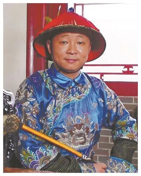 四大丑男演员娶到四大美女,又矮又丑男演员且娶了漂亮的老婆