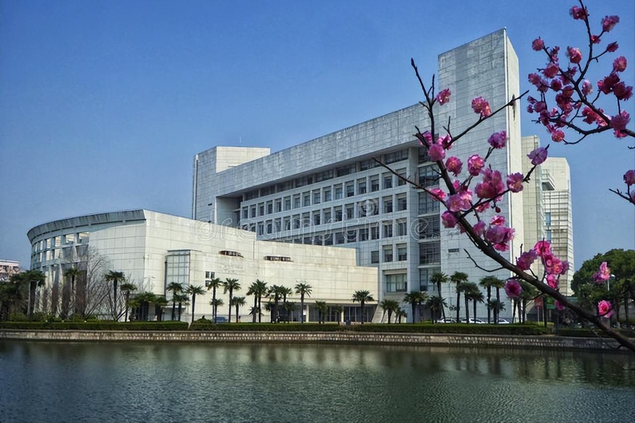 录取340人！上海大学2023年美术设计类专业录取分数线