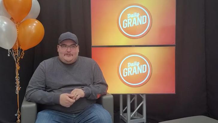 加拿大华裔夫妇中500万元大奖,加拿大好男人