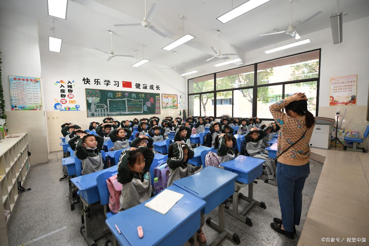 陕西一中学校长被打致尿*禁失**，教育局长喊多人殴打，起因另有隐情