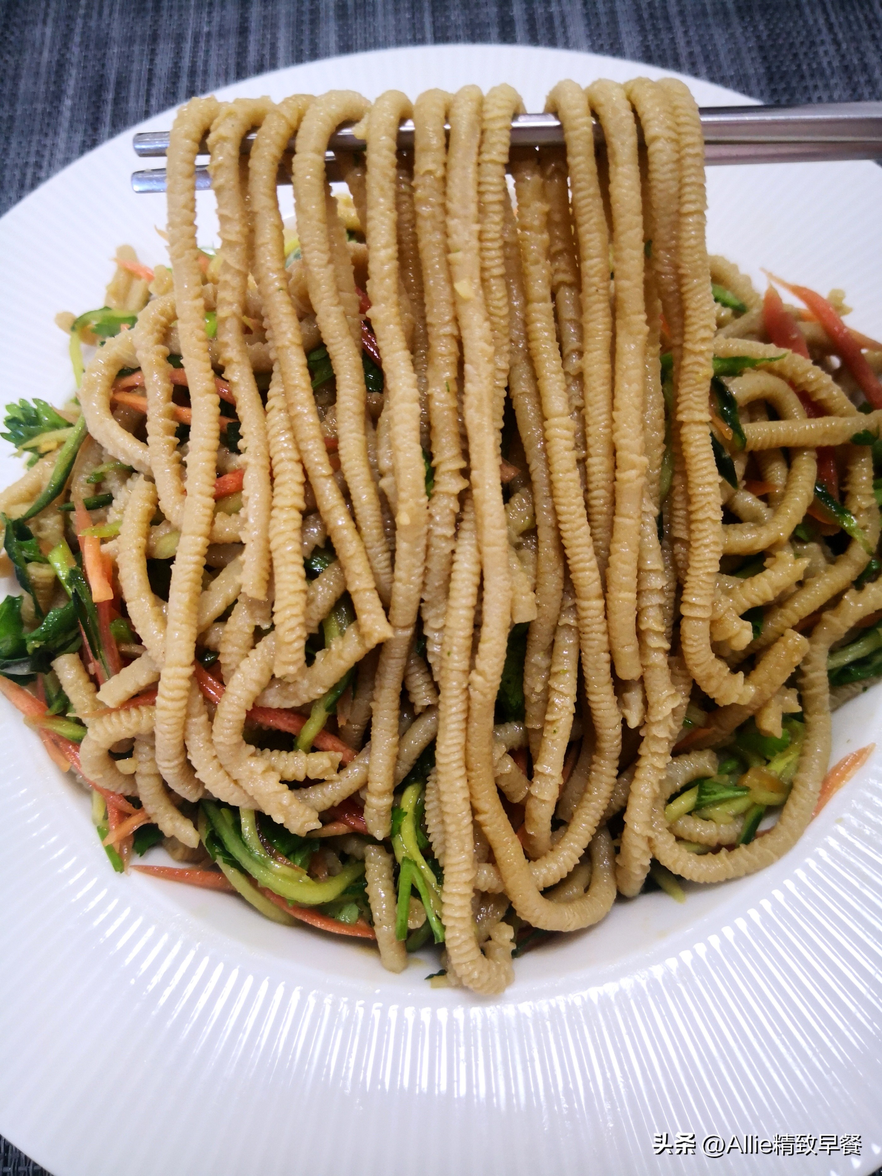 天气太热不想吃大鱼,凉拌莜面详细做法