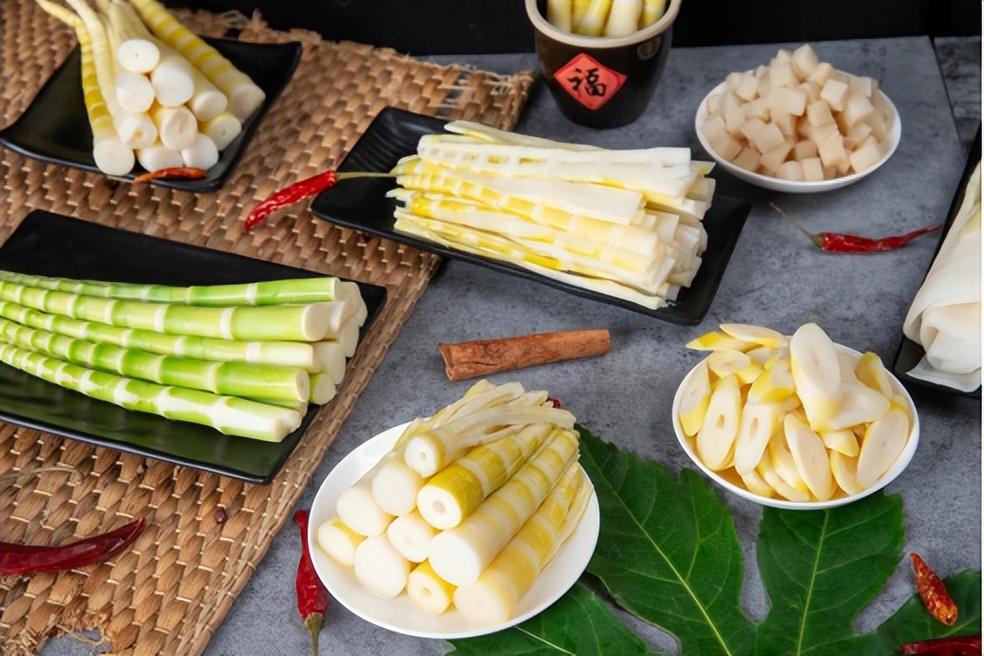 外国运动员火锅店,外国运动员组团打卡成都