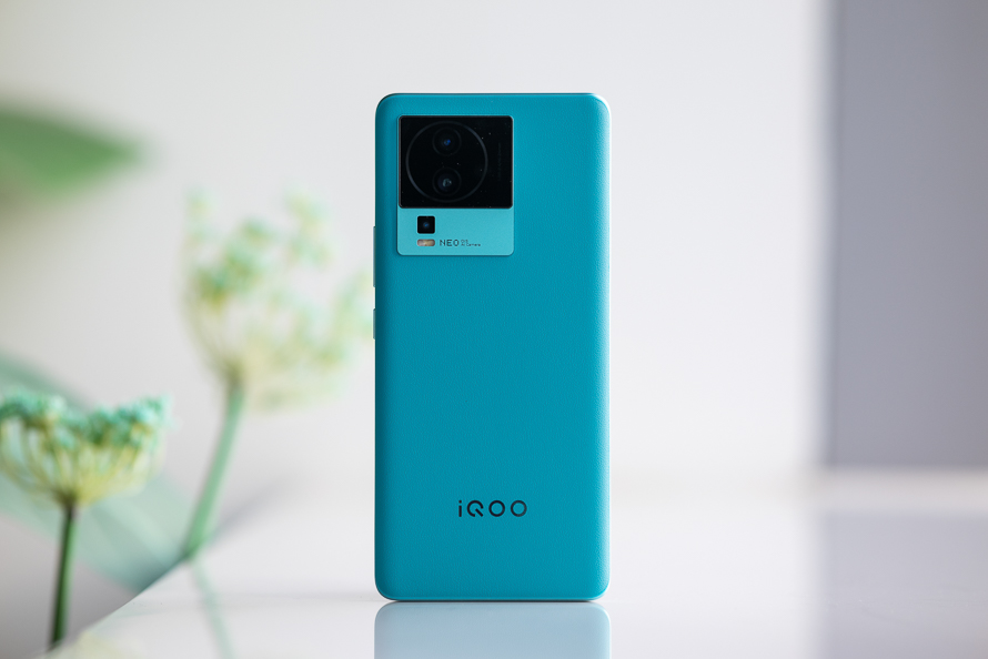 最新oppo和vivo手机哪款性价比高,vivox70pro+和oppofindx5pro