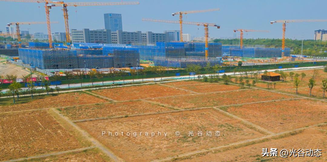 3个月不见,小米武汉科技园一期全面封顶