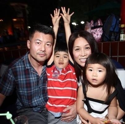 那英儿子高兴：被父亲抛弃留下阴影，母亲再婚后继父治愈他的半生