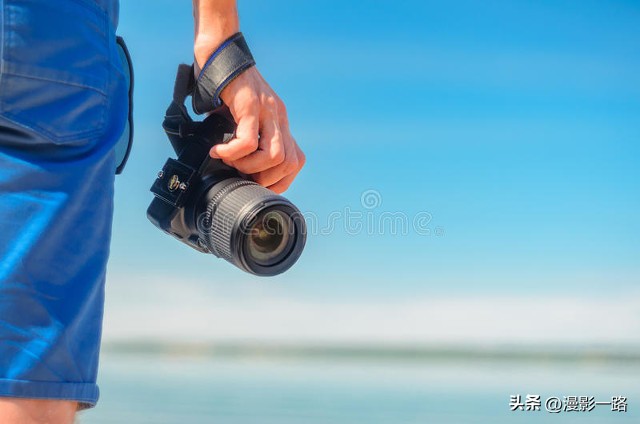 体育摄影记者一般带几个相机用,体育摄影师遥控拍摄用什么器材