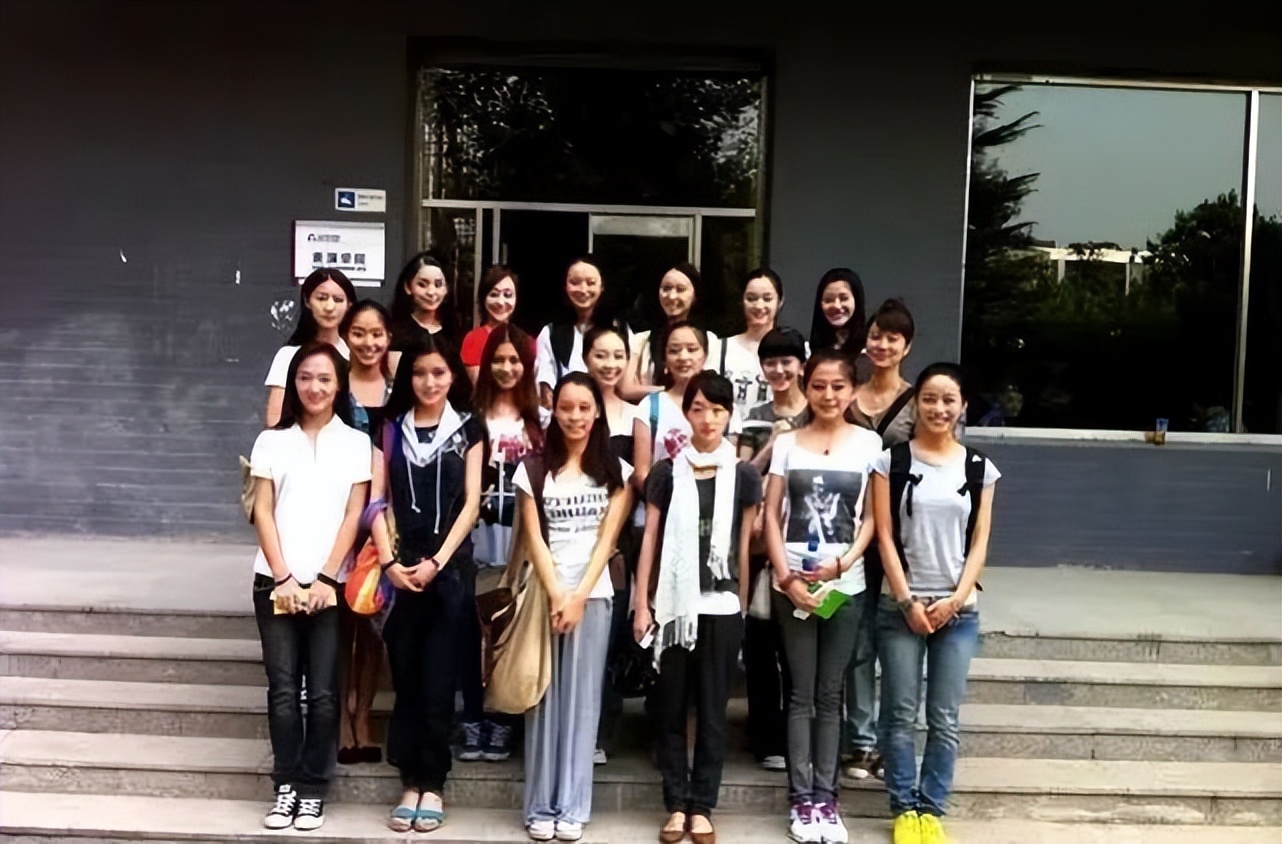 周冬雨马思纯现状,周冬雨马思纯拿奖