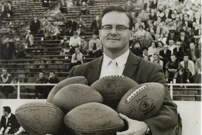 大洋彼岸的超级碗，堪称“美国人的春晚”，百年橄榄球比赛盛宴