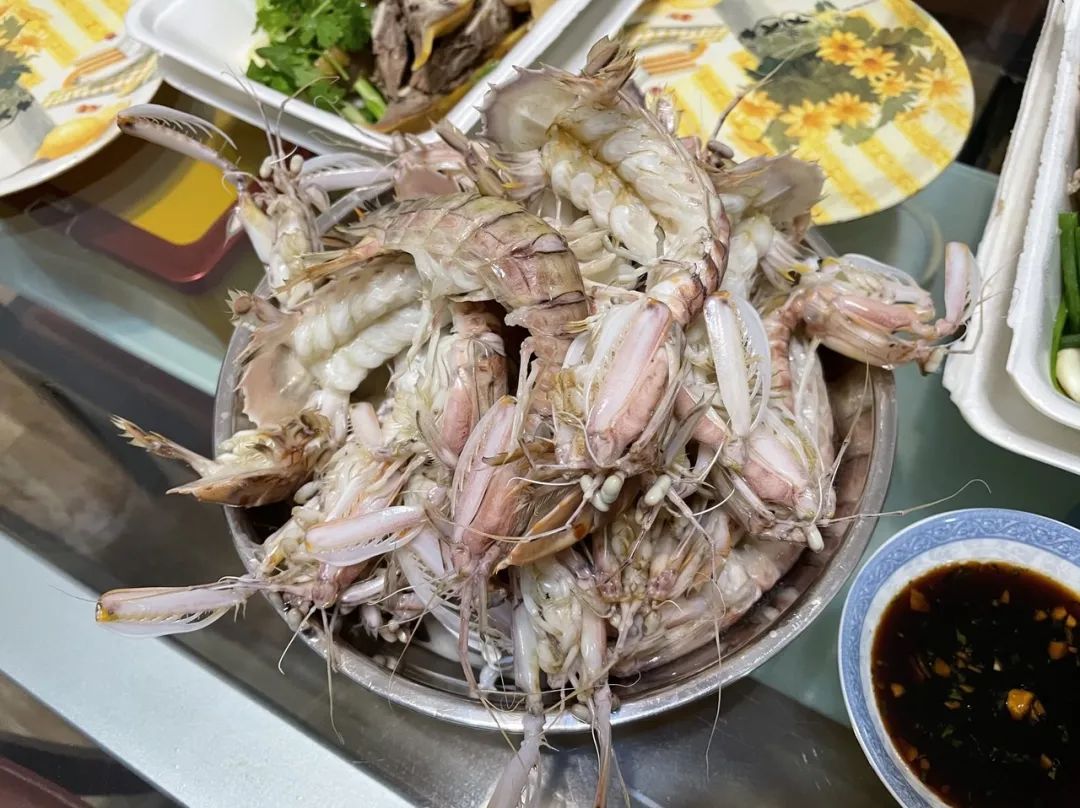 这座海滨小城可真美丽,小众旅行海边小城市