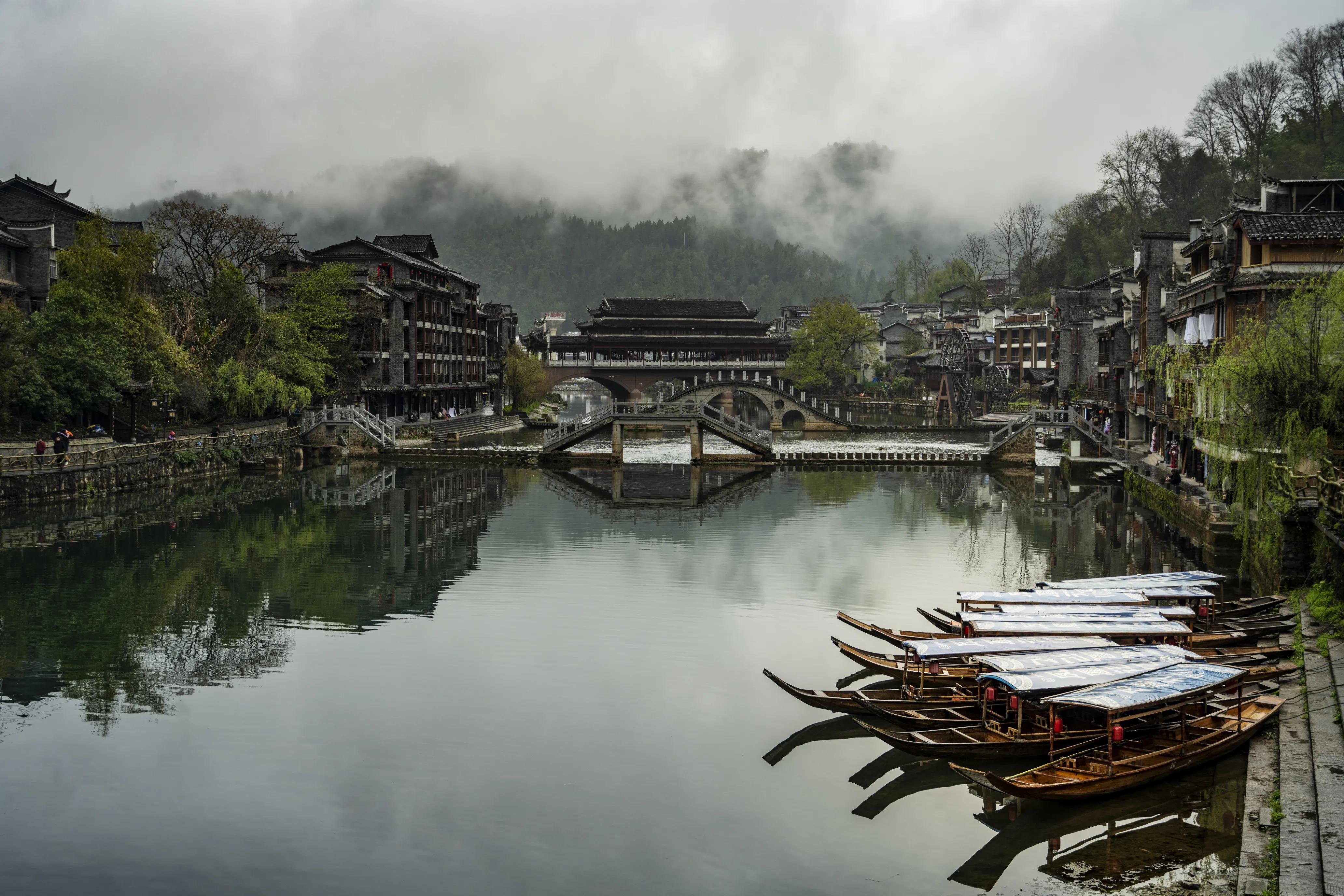 边城凤凰古城,边城凤凰古城好玩吗