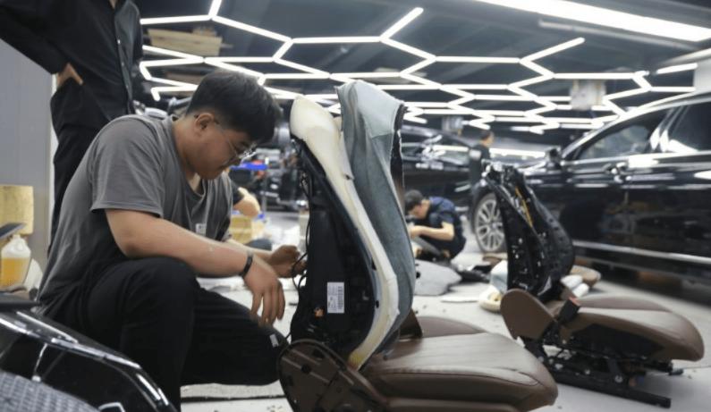 18款奔驰e300l改装座椅通风教程,开车后背屁股总出汗怎么解决