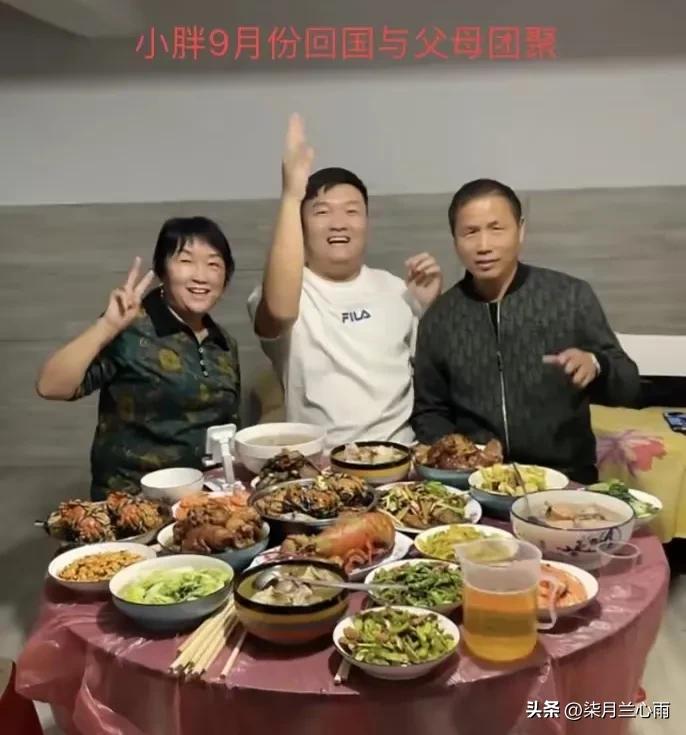 网红小胖在尼泊尔遇害,网红阿云杀害小胖后续