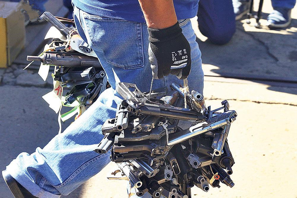 我不生产*器武**,我们只是*火军**的搬运工!乌克兰私贩装备的历史由来