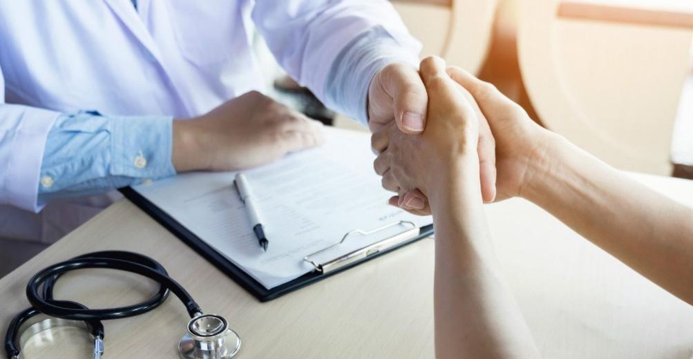 流鼻血花费一千多,治疗流鼻血喝中药可以改善么